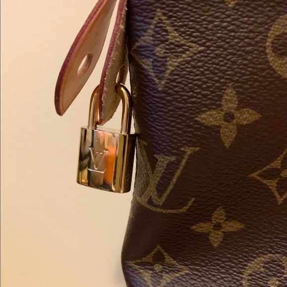 ✨Louis Vuitton Iena MM Monogram Handbag✨ - Picture 2 of 12
